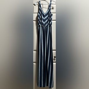 Sonoma Women’s Sleeveless Dress - Floor length. Blue and White.